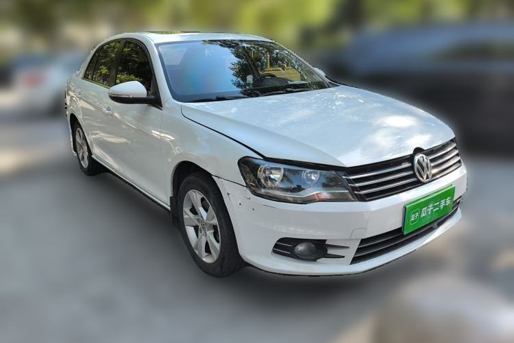Used Volkswagen Bora 2014 1.6L Automatic Comfort Model Front Right 45 Deg