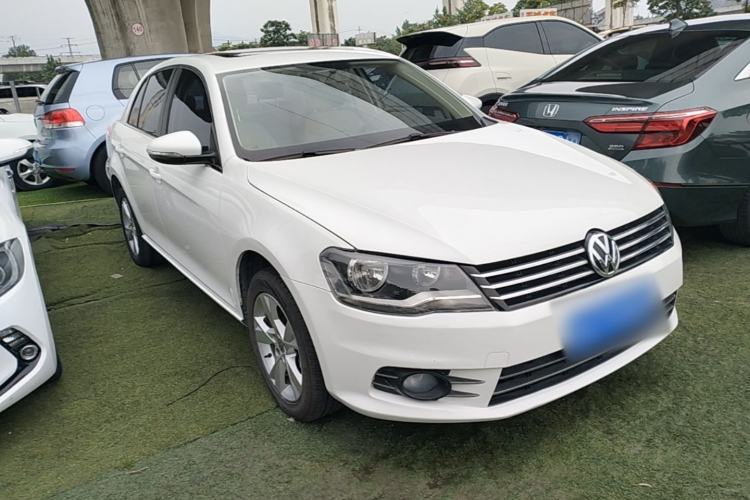 Used Volkswagen Bora 2014 1.6L Manual Comfort Model Front Right 45 Deg