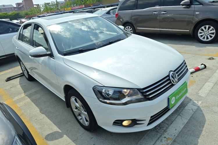 Used Volkswagen Bora 2014 1.6L Automatic Comfort Model Front Right 45 Deg
