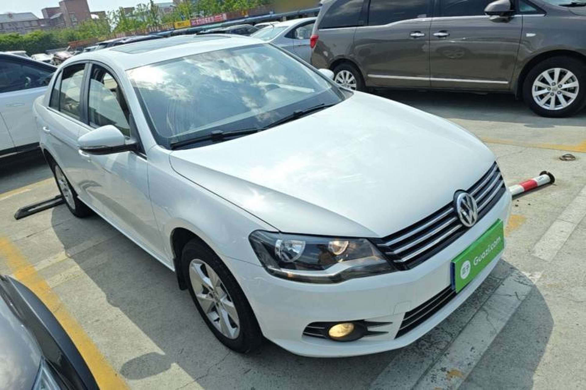 Used Volkswagen Bora 2014 1.6L Automatic Comfort Model Front Right 45 Deg