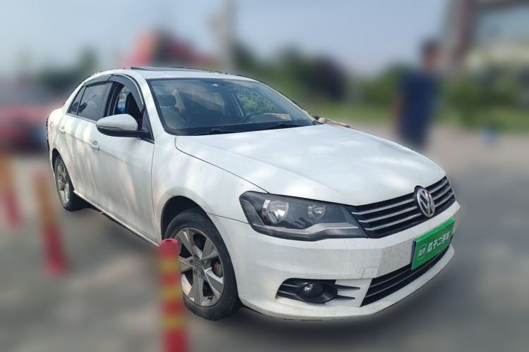 Used Volkswagen Bora 2014 1.6L Manual Comfort Model Front Right 45 Deg