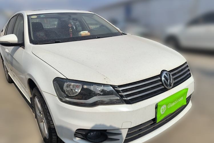 Used Volkswagen Bora 2014 1.6L Manual Comfort Model Front Right 45 Deg