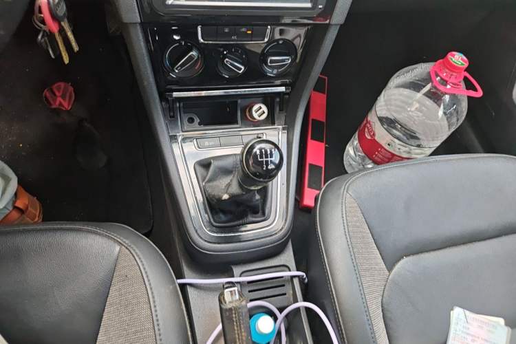 Used Volkswagen Bora 2014 1.6L Manual Comfort Model Gear Lever