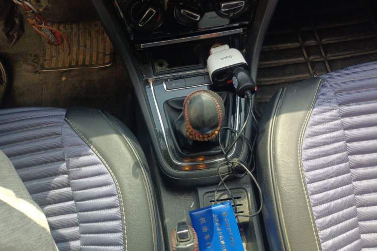 Used Volkswagen Bora 2014 1.6L Manual Comfort Model Gear Lever