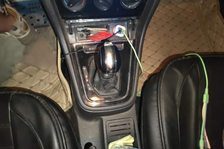 Used Volkswagen Bora 2014 1.6L Automatic Fashion Model Gear Lever