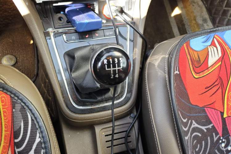 Used Volkswagen Bora 2014 1.6L Manual Comfort Model Gear Lever