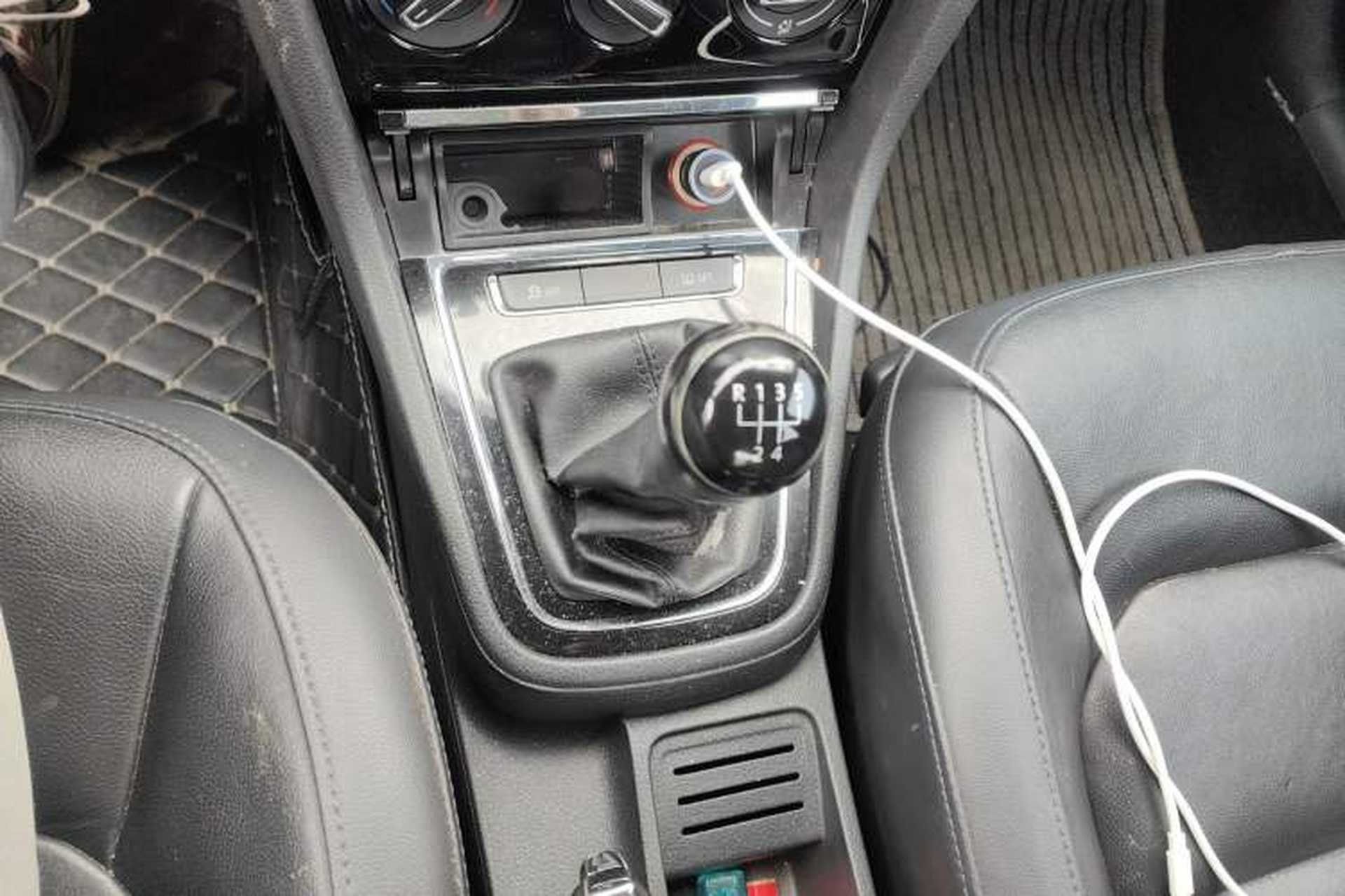 Used Volkswagen Bora 2014 1.6L Manual Comfort Model Gear Lever