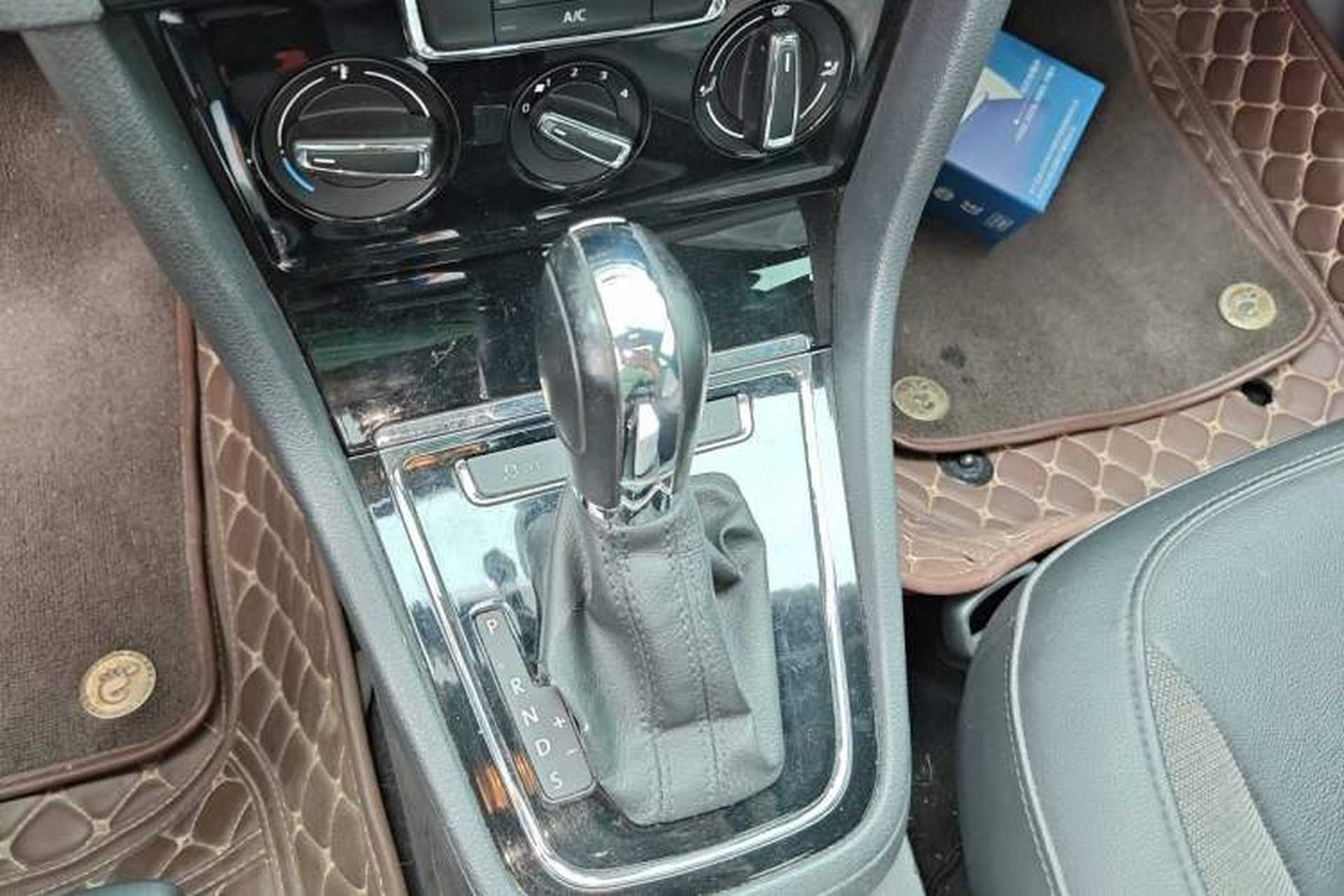 Used Volkswagen Bora 2014 1.6L Automatic Comfort Model Gear Lever
