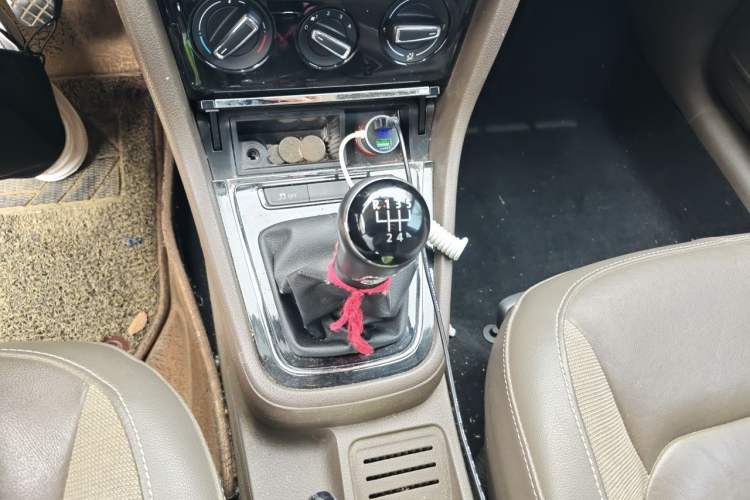 Used Volkswagen Bora 2014 1.6L Manual Comfort Model Gear Lever