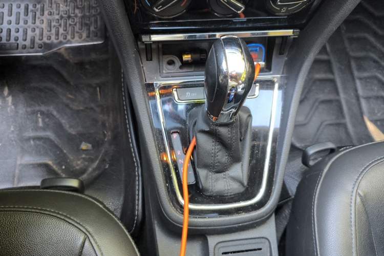Used Volkswagen Bora 2014 1.6L Automatic Comfort Model Gear Lever