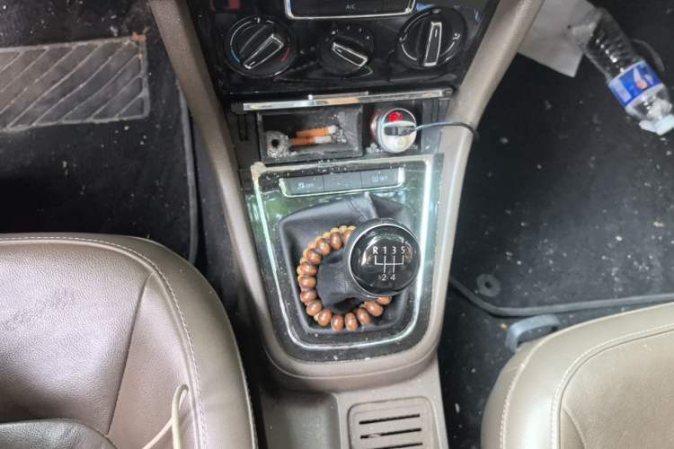 Used Volkswagen Bora 2014 1.6L Manual Comfort Model Gear Lever