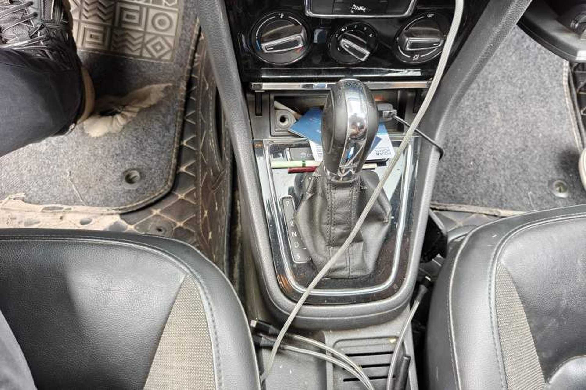 Used Volkswagen Bora 2014 1.6L Automatic Comfort Model Gear Lever