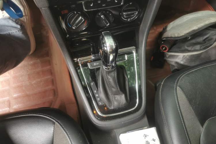 Used Volkswagen Bora 2014 1.6L Automatic Comfort Model Gear Lever