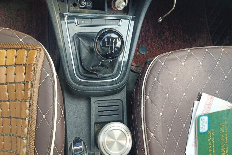 Used Volkswagen Bora 2014 1.6L Manual Comfort Model Gear Lever