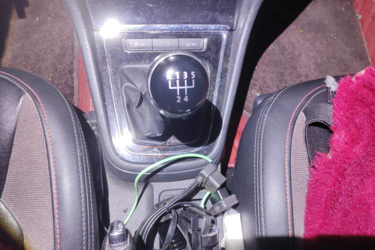Used Volkswagen Bora 2014 1.4TSI Manual Sportline Gear Lever