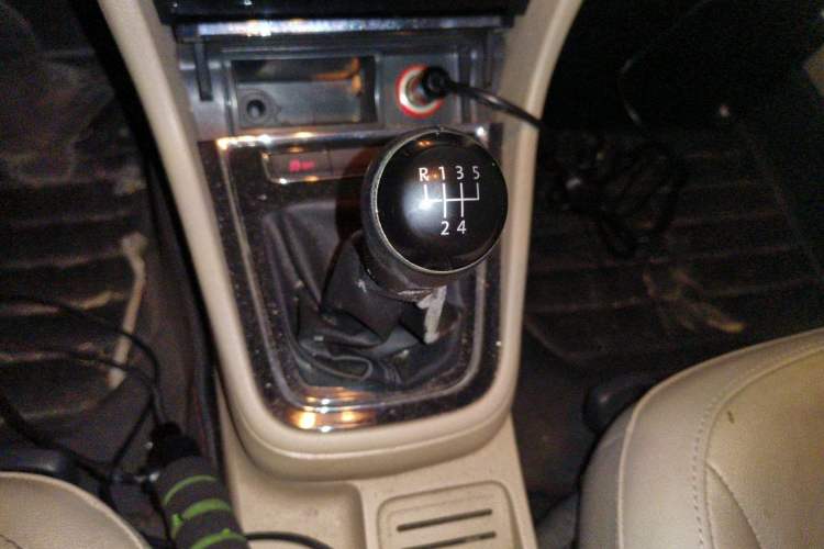 Used Volkswagen Bora 2014 1.6L Manual Comfort Model Gear Lever