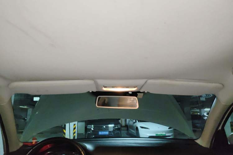 Used Volkswagen Bora 2014 1.6L Manual Fashion Edition Headliner