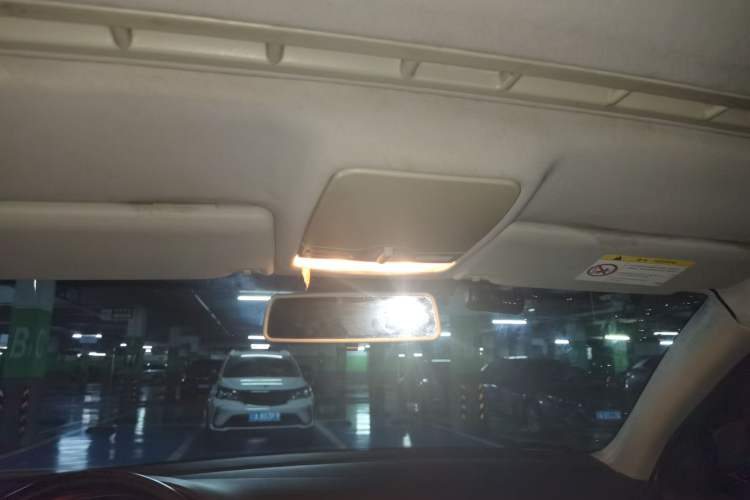 Used Volkswagen Bora 2014 1.6L Manual Comfort Model Headliner