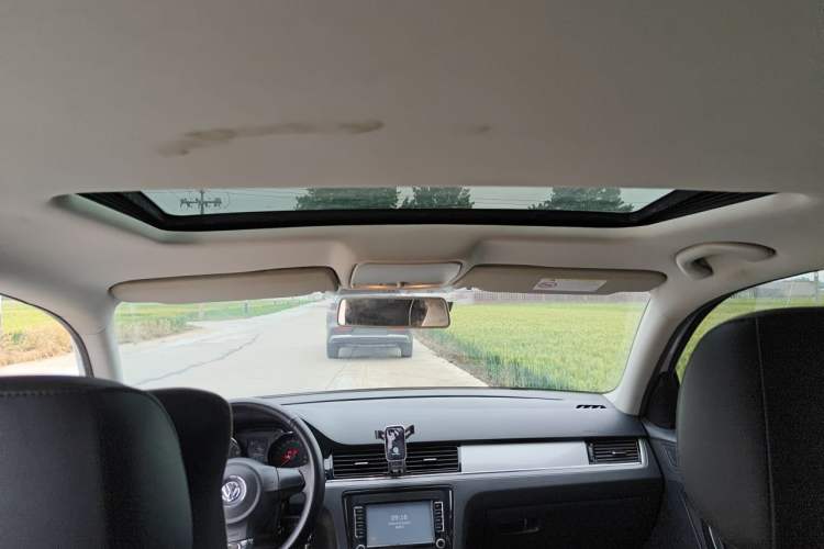 Used Volkswagen Bora 2014 1.6L Manual Comfort Model Headliner
