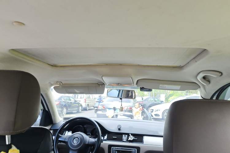 Used Volkswagen Bora 2014 1.6L Manual Comfort Model Headliner
