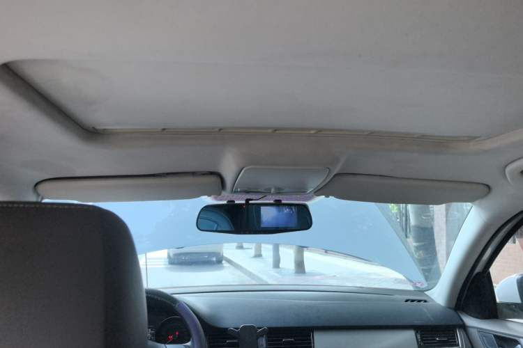 Used Volkswagen Bora 2014 1.6L Manual Comfort Model Headliner