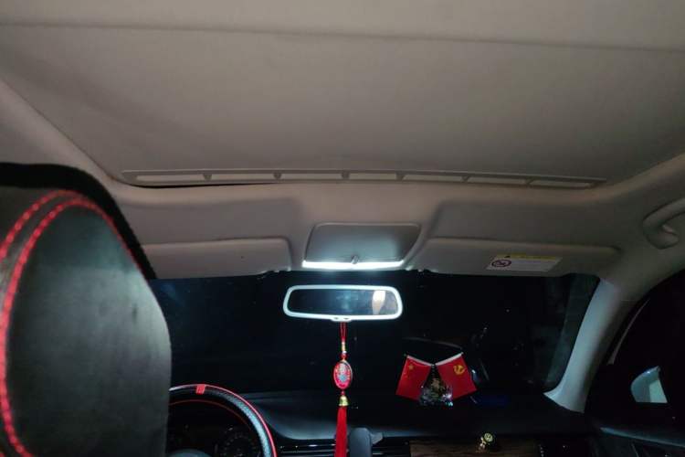 Used Volkswagen Bora 2014 1.6L Automatic Luxury Model Headliner