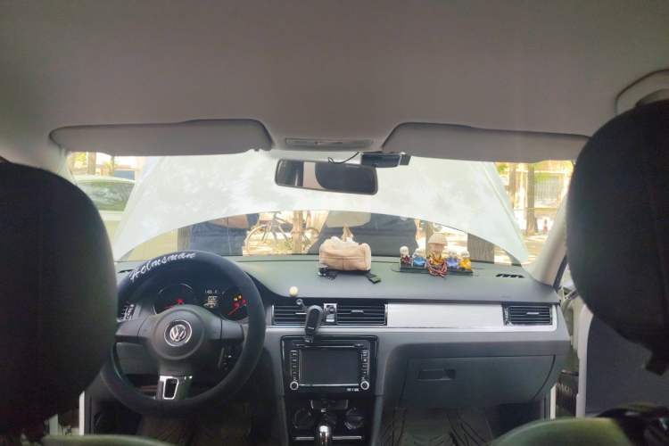 Used Volkswagen Bora 2014 1.6L Automatic Fashion Model Headliner