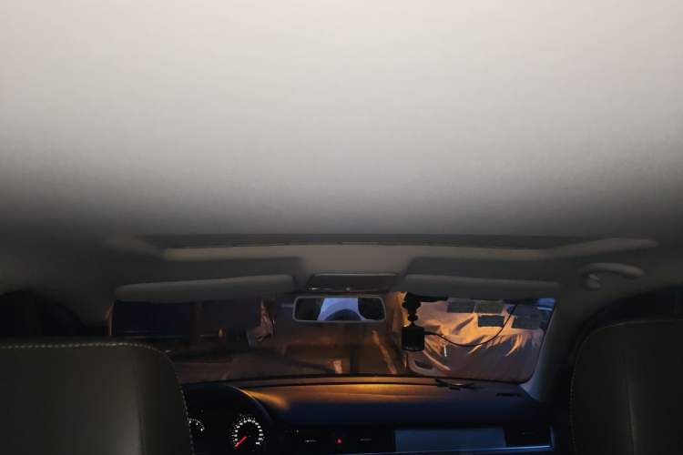 Used Volkswagen Bora 2014 1.6L Automatic Comfort Model Headliner