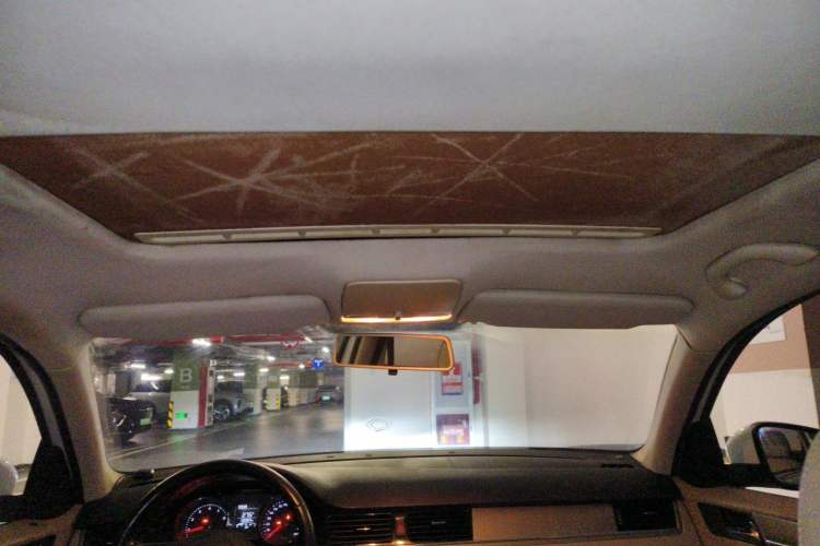 Used Volkswagen Bora 2014 1.6L Manual Comfort Model Headliner
