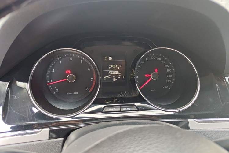 Used Volkswagen Bora 2014 1.6L Manual Comfort Model Instrument Cluster