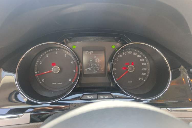 Used Volkswagen Bora 2014 1.4 TSI Manual Comfort Model Instrument Cluster