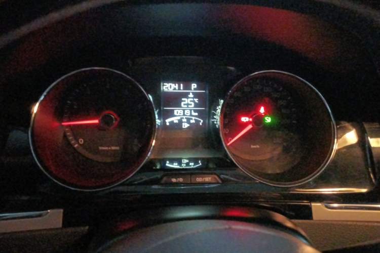 Used Volkswagen Bora 2014 1.6L Automatic Comfort Model Instrument Cluster