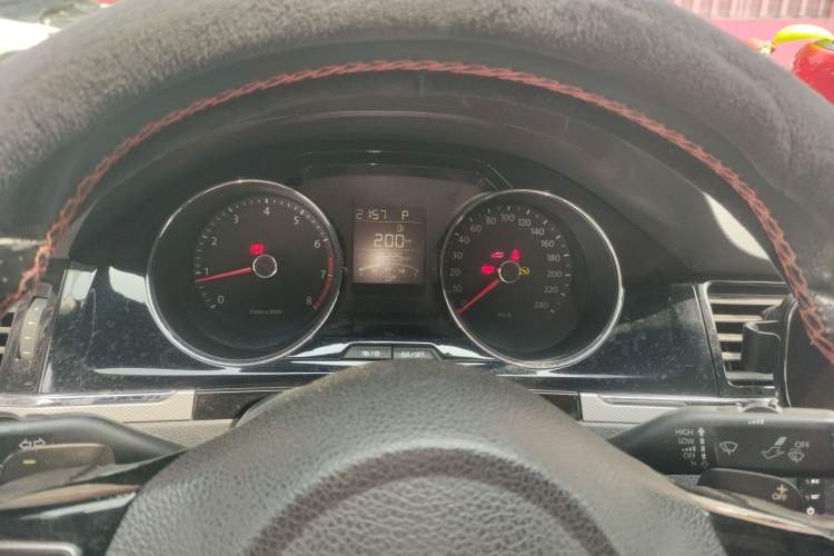 Used Volkswagen Bora 2014 1.4TSI Automatic Sportline Instrument Cluster
