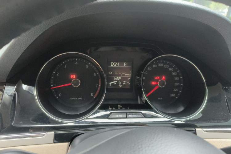 Used Volkswagen Bora 2014 1.6L Automatic Comfort Model Instrument Cluster