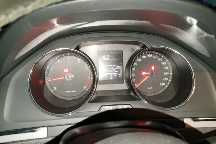 Used Volkswagen Bora 2014 1.6L Manual Fashion Edition Instrument Cluster