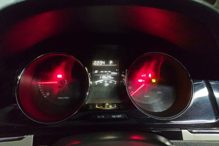 Used Volkswagen Bora 2014 1.4TSI Automatic Sportline Instrument Cluster