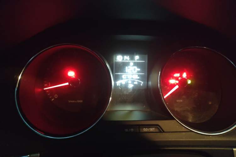 Used Volkswagen Bora 2014 1.6L Automatic Fashion Model Instrument Cluster