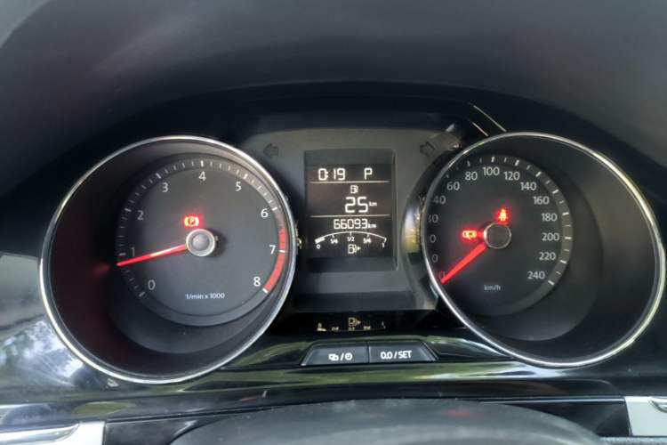 Used Volkswagen Bora 2014 1.4TSI Automatic Comfort Model Instrument Cluster