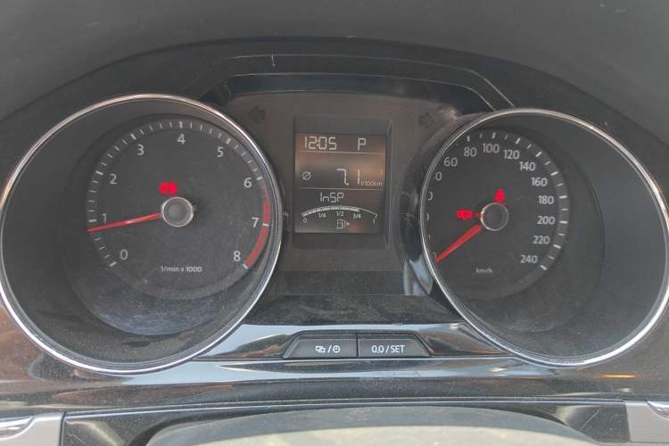 Used Volkswagen Bora 2014 1.6L Automatic Comfort Model Instrument Cluster