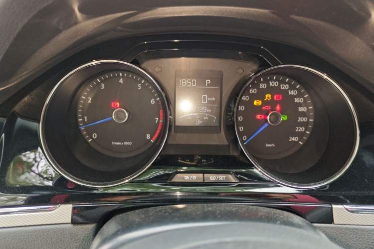 Used Volkswagen Bora 2014 1.4TSI Automatic Sportline Instrument Cluster