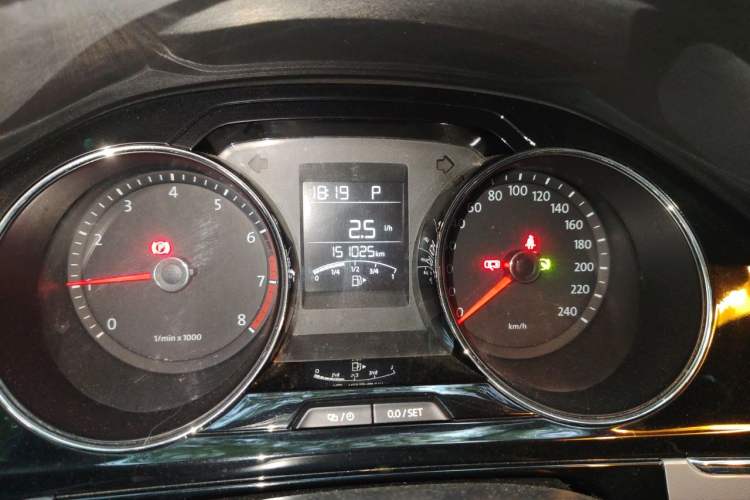 Used Volkswagen Bora 2014 1.6L Automatic Comfort Model Instrument Cluster