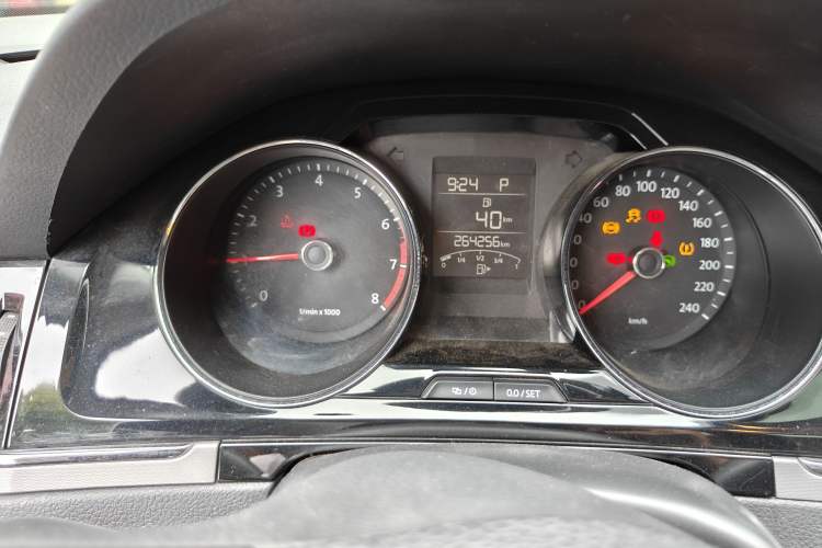 Used Volkswagen Bora 2014 1.6L Automatic Comfort Model Instrument Cluster