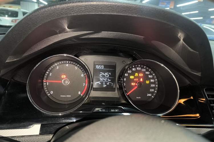 Used Volkswagen Bora 2014 1.4TSI Manual Sportline Instrument Cluster