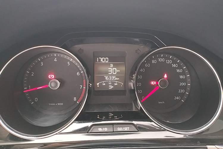 Used Volkswagen Bora 2014 1.6L Manual Comfort Model Instrument Cluster