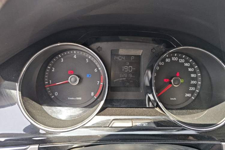 Used Volkswagen Bora 2014 1.6L Automatic Comfort Model Instrument Cluster