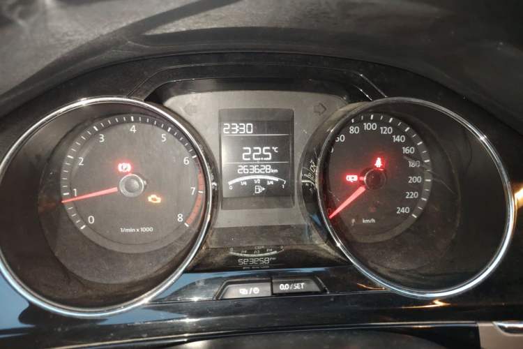 Used Volkswagen Bora 2014 1.6L Manual Comfort Model Instrument Cluster