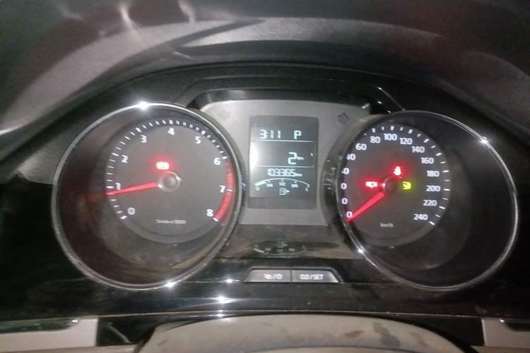 Used Volkswagen Bora 2014 1.6L Automatic Comfort Model Instrument Cluster