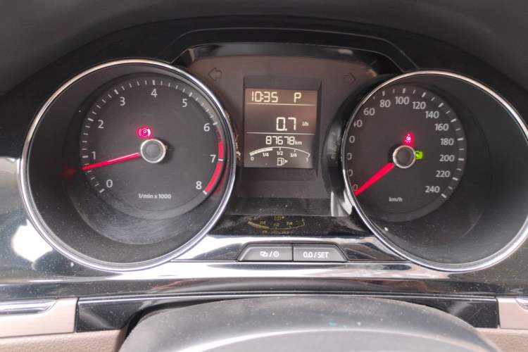 Used Volkswagen Bora 2014 1.6L Automatic Comfort Model Instrument Cluster