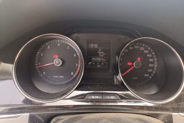 Used Volkswagen Bora 2014 1.6L Manual Comfort Model Instrument Cluster