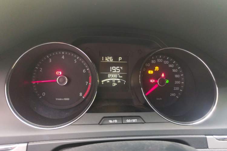 Used Volkswagen Bora 2014 1.6L Automatic Fashion Model Instrument Cluster